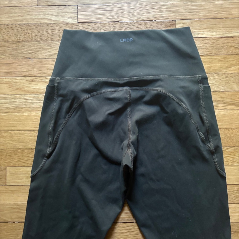 LNDR Limitless Pocket Leggings Womens Small 25" Inseam Olive Gym Workout Fit - Picture 11 of 11